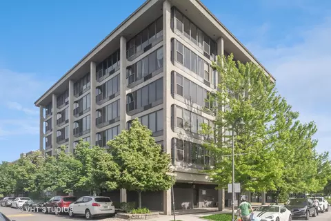 345 Eastgate Pl #606, Chicago, IL 60616