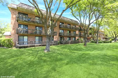 444 Redondo Dr #105, Downers Grove, IL 60516