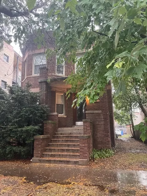 1672 W Bryn Mawr Ave, Chicago, IL 60660