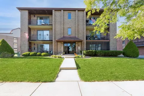 7920 Paxton Ave #3E, Tinley Park, IL 60477