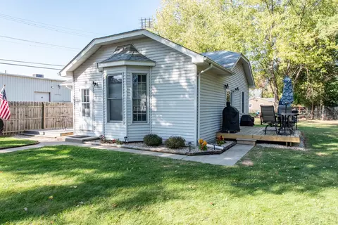 1222 Aiken Ct, Winthrop Harbor, IL 60096