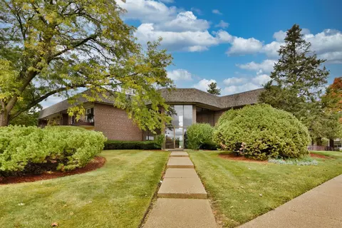 3 N550 Crown Rd #9, Elmhurst, IL 60126