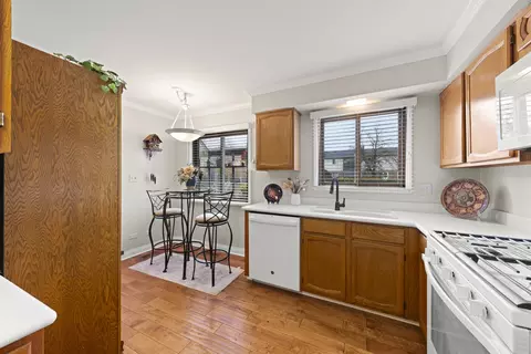 7286 Maplewood Ct #B, Willowbrook, IL 60527 photo 9