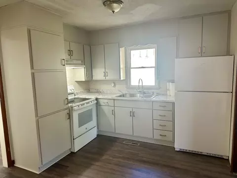 Kitchen - 816 S 9th St, Mattoon, IL 61938 photo 3 of 3