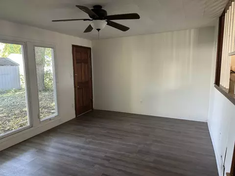 Living - 816 S 9th St, Mattoon, IL 61938 photo 2 of 3