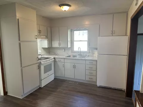 Kitchen - 816 S 9th St, Mattoon, IL 61938 photo 2 of 3