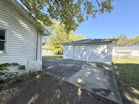 236 Arcadia Dr, Rantoul, IL 61866 photo 5