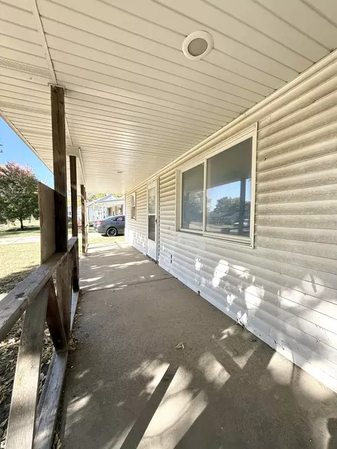 236 Arcadia Dr, Rantoul, IL 61866 photo 3