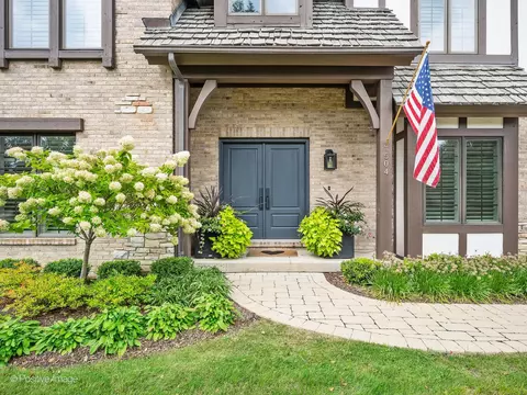 504 Kenmare Dr, Burr Ridge, IL 60527 photo 2