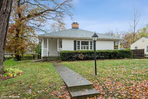 522 Belleview Ave, West Chicago, IL 60185