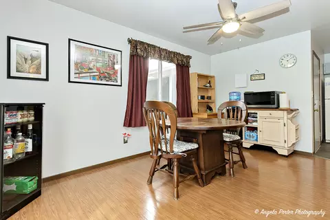 Dining - 601 Devonshire Ct #B, Mchenry, IL 60050 photo 1 of 2