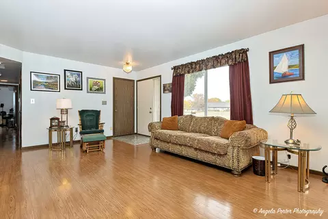 Other - 601 Devonshire Ct #B, Mchenry, IL 60050 photo 2 of 4