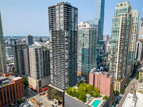 10 E Ontario St #5006, Chicago, IL 60611