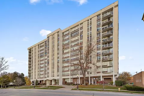 33 N Main St #10H, Lombard, IL 60148