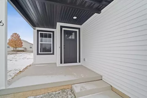 6 Eric Ct, Bloomington, IL 61704 photo 2