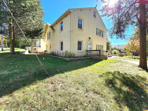 416 Hill St, East Dundee, IL 60118