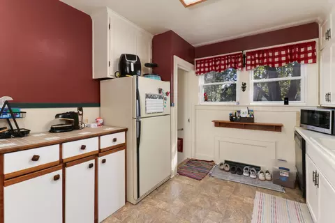 Kitchen - 625 Warren St, Chenoa, IL 61726 photo 2 of 3