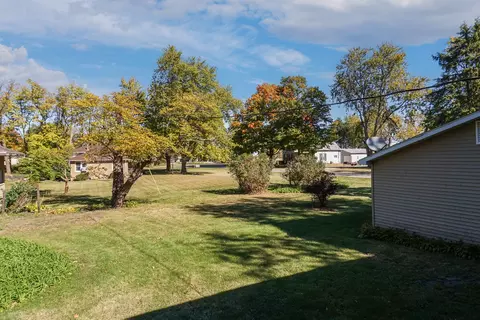 Exterior - 625 Warren St, Chenoa, IL 61726 photo 10 of 15