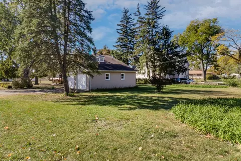 Exterior - 625 Warren St, Chenoa, IL 61726 photo 9 of 15