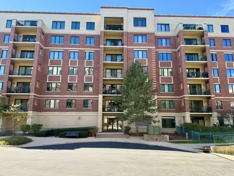 11 S Wille St S #203, Mount Prospect, IL 60056