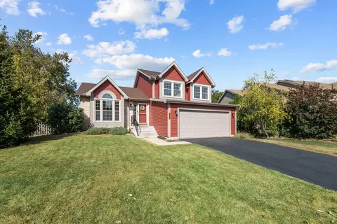 2095 Oaktree Trl, Lake Villa, IL 60046