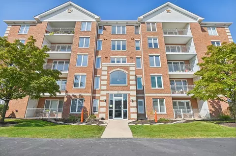 5550 115th St #502, Oak Lawn, IL 60453