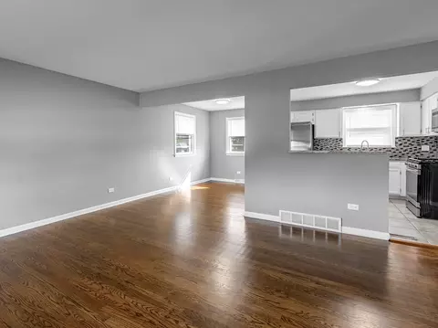 Living - 7721 Sholer Ave, Bridgeview, IL 60455 photo 6 of 8