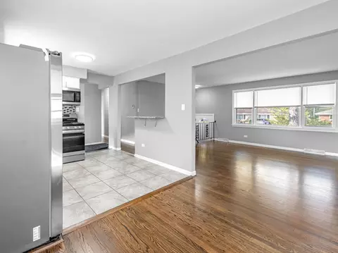 Living - 7721 Sholer Ave, Bridgeview, IL 60455 photo 7 of 8