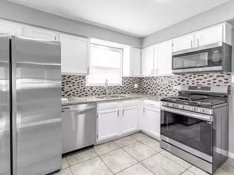 Kitchen - 7721 Sholer Ave, Bridgeview, IL 60455 photo 2 of 3
