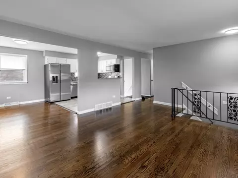Living - 7721 Sholer Ave, Bridgeview, IL 60455 photo 3 of 8