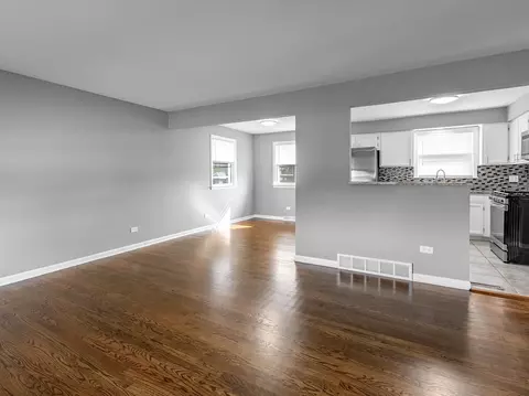 Living - 7721 Sholer Ave, Bridgeview, IL 60455 photo 5 of 8