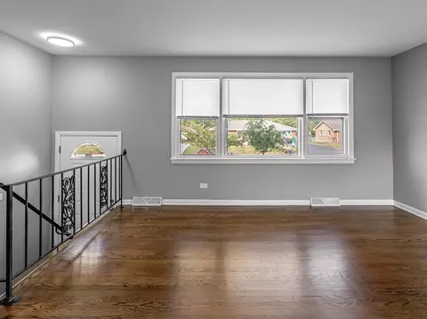 Living - 7721 Sholer Ave, Bridgeview, IL 60455 photo 2 of 8