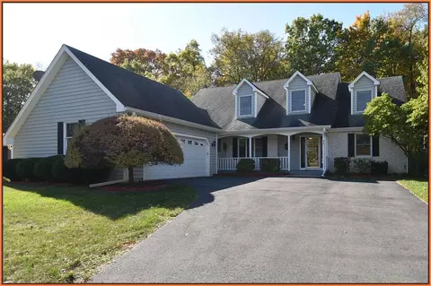 40 Briargate Cir, Sugar Grove, IL 60554
