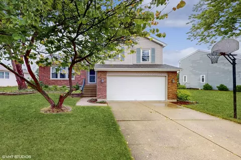 1076 Judy Dr, Elk Grove Village, IL 60007
