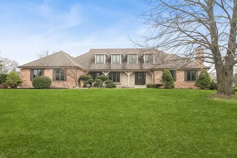 1523 Guthrie Dr, Inverness, IL 60010