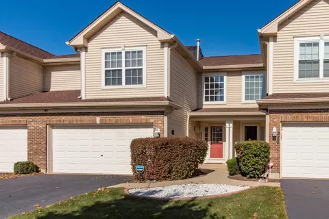 352 Gladstone Ln, Elgin, IL 60120