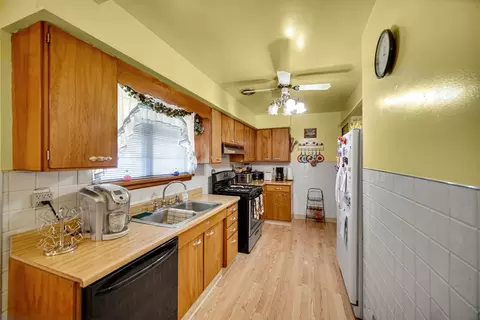 Kitchen - 2936 Ridge Rd, Lansing, IL 60438 photo 1 of 2