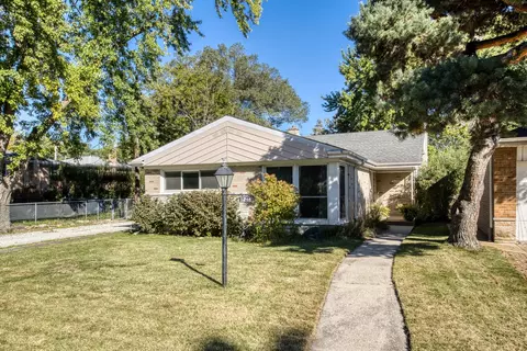5244 Wright Ter, Skokie, IL 60077