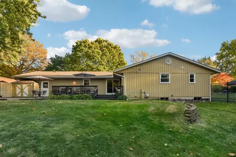 Exterior - 404 Briar Ln, Morris, IL 60450 photo 6 of 11