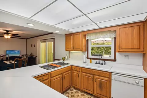 Kitchen - 404 Briar Ln, Morris, IL 60450 photo 5 of 5