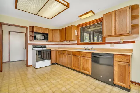 5690 Barrington Rd, Morris, IL 60450 photo 8