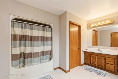 Bath - 3740 Keith Ave, Gurnee, IL 60031 photo 1 of 1