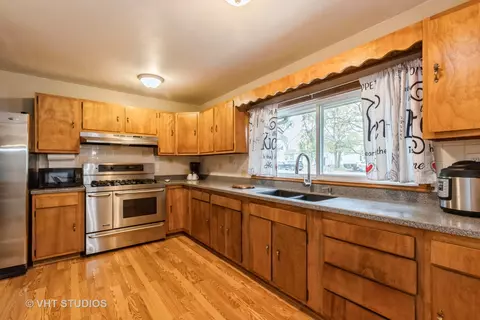 Kitchen - 3740 Keith Ave, Gurnee, IL 60031 photo 1 of 2