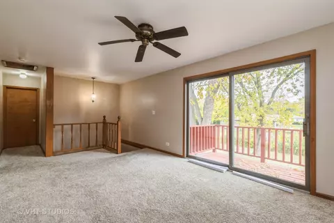 Living - 3740 Keith Ave, Gurnee, IL 60031 photo 3 of 4