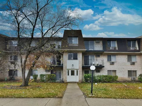 238 Shorewood Dr #GB, Glendale Heights, IL 60139