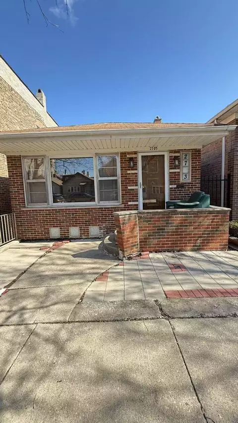 2703 S Lowe Ave, Chicago, IL 60616