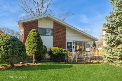 708 N Eastwood Ave, Mount Prospect, IL 60056