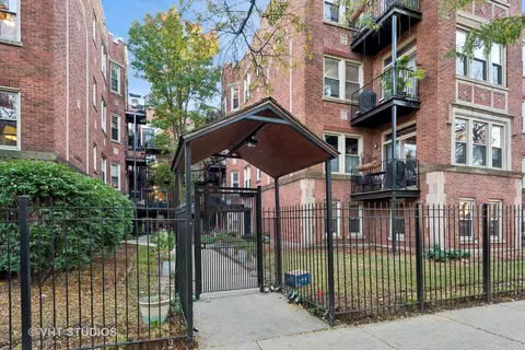 1649 W Pratt Blvd #GB, Chicago, IL 60626