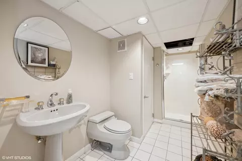 10 Crestview Dr, Deerfield, IL 60015 photo 17