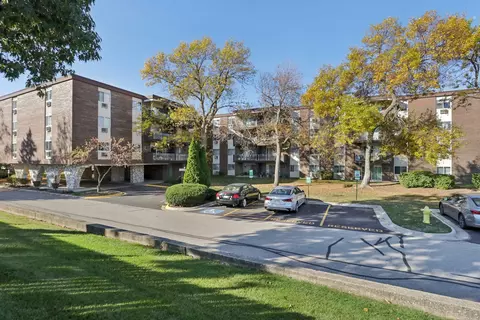 1331 S Finley Rd #215, Lombard, IL 60148